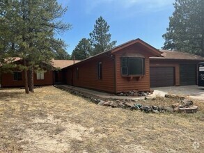 Building Photo - Stunning 6 Bed, 3 Bath Home in the Country!
