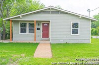 Building Photo - 1118 St James St