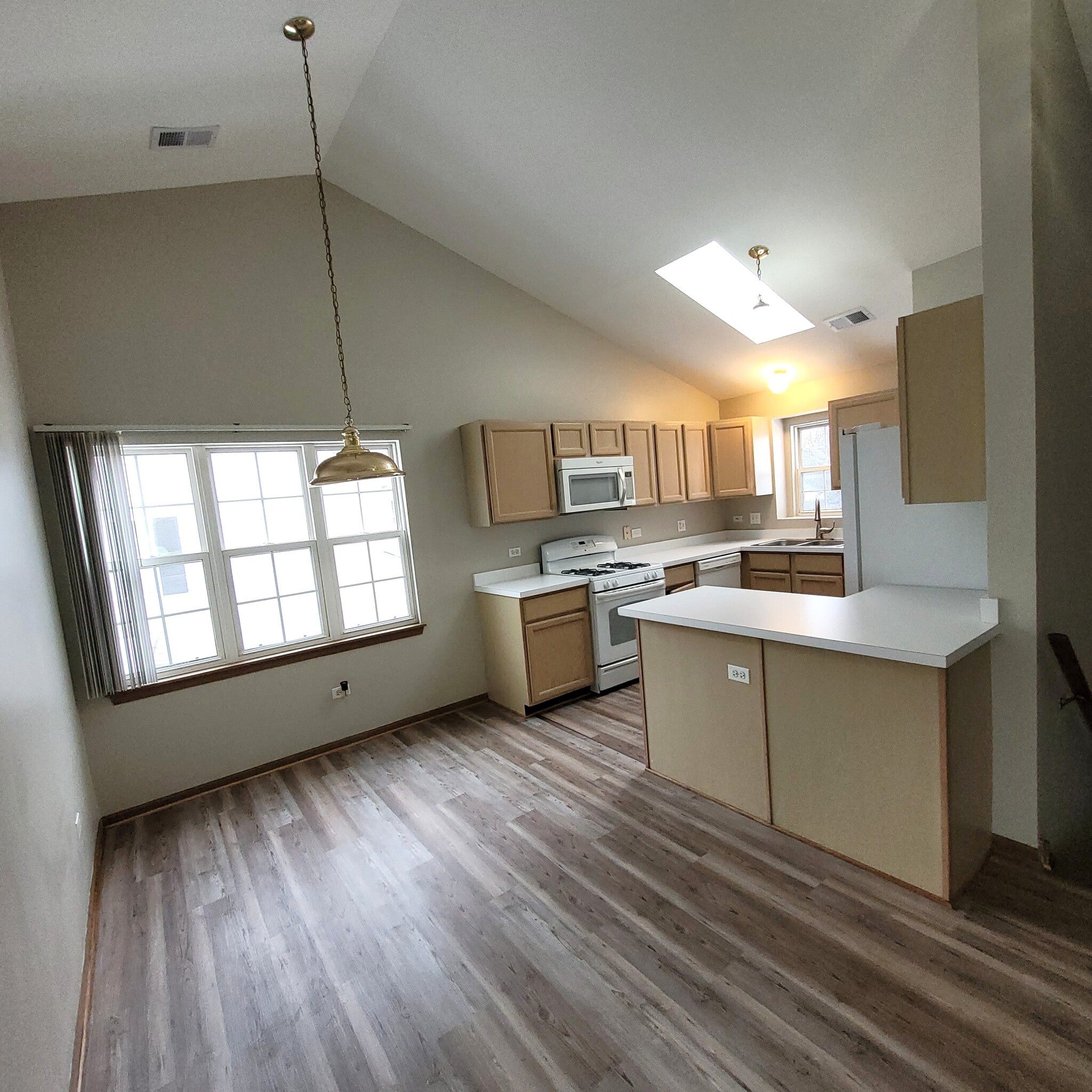 Building Photo - 1934 Heron Ave