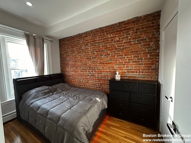 Building Photo - 670 Massachusetts Ave
