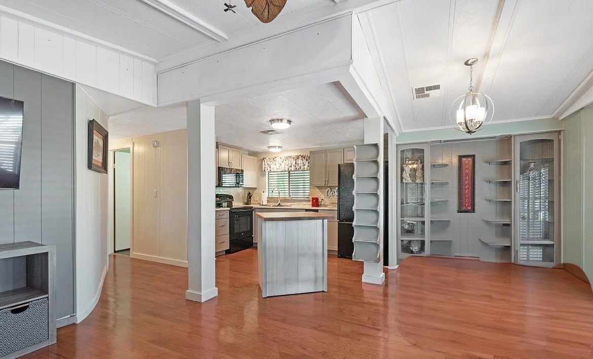 Building Photo - 8103 E Southern Ave