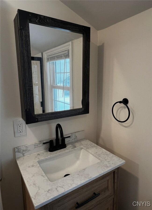 Building Photo - 435 French Rd