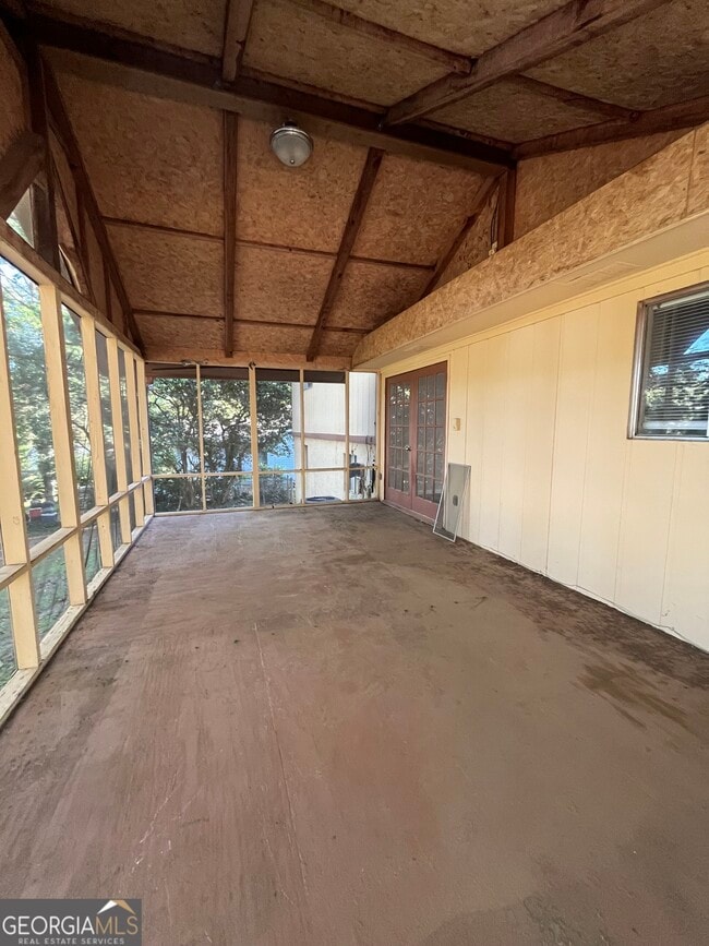 Building Photo - 6653 Bedford Rd