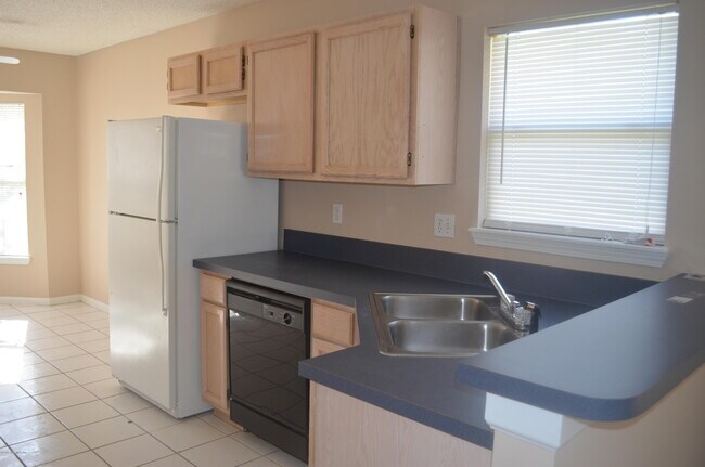 Building Photo - 4304 Hanging Moss Dr