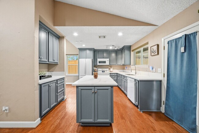 Building Photo - 17511 Favor Bend Ct