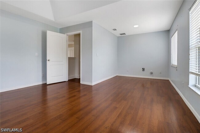 Building Photo - 8271 Laurel Lakes Way
