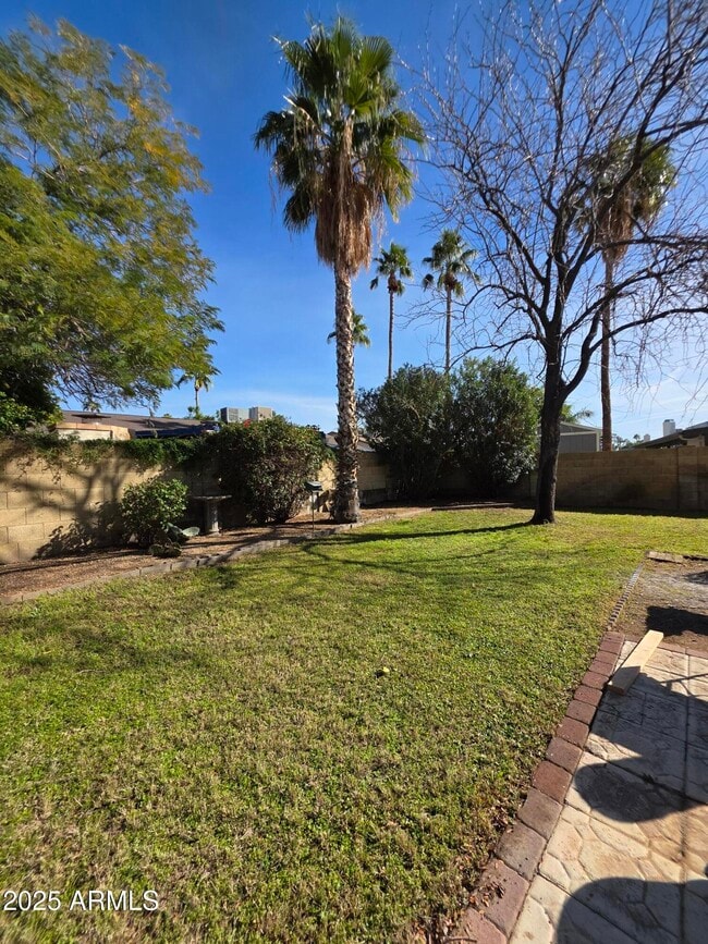 Building Photo - 10470 E Clinton St