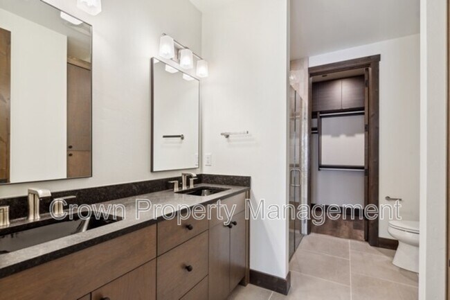 Building Photo - 317 Akers Ln