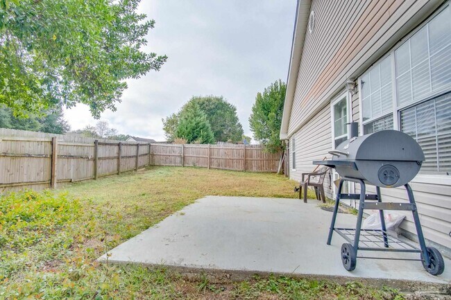 Building Photo - 2005 Tujaques Pl