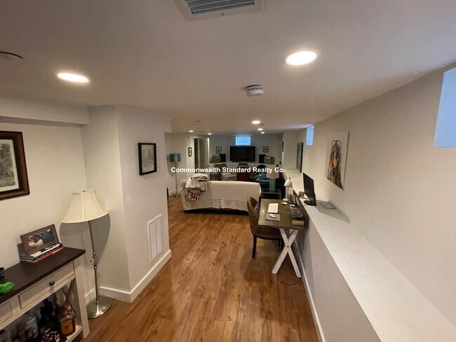 Building Photo - 19 Marney St