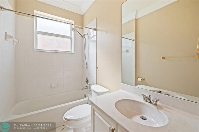Building Photo - 11515 NW 75th Manor