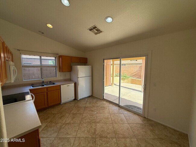 Building Photo - 2387 E Winchester Pl