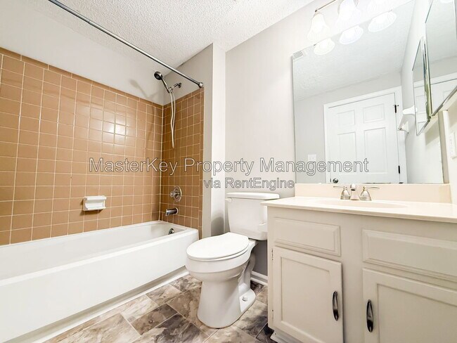 Building Photo - 704 E Dynasty Dr
