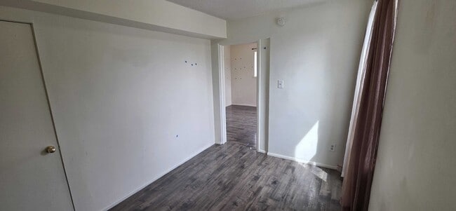 Building Photo - 560 S 600 E