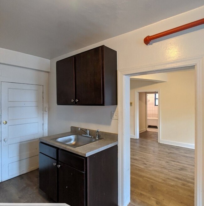 Building Photo - 3312 W Schubert Ave