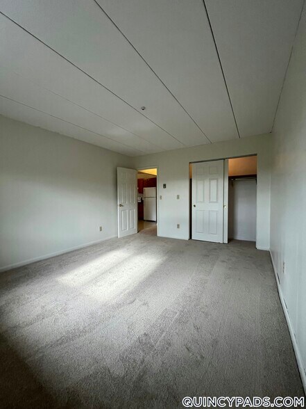 Building Photo - 182 Quincy Ave