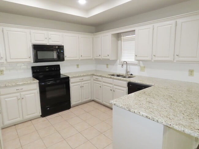 Building Photo - Whitehouse ISD! Beautifully Updated 3 Bedroom, 2 Bath Home