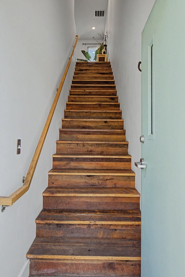 Building Photo - 1225 4th Ave S