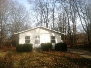 Building Photo - 1128 Napoleon Rd