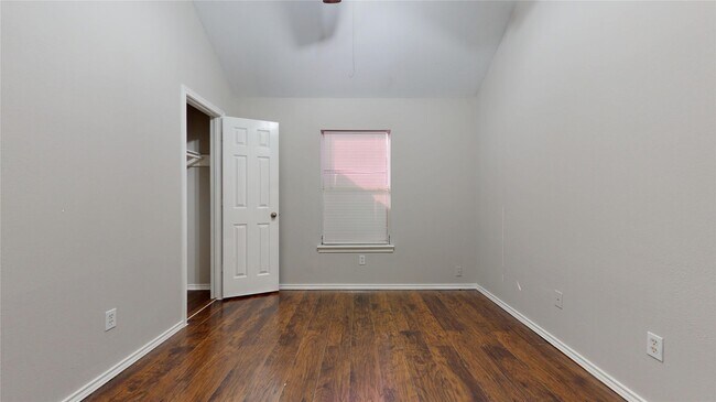 Building Photo - 16611 Cheshire Grove Ln