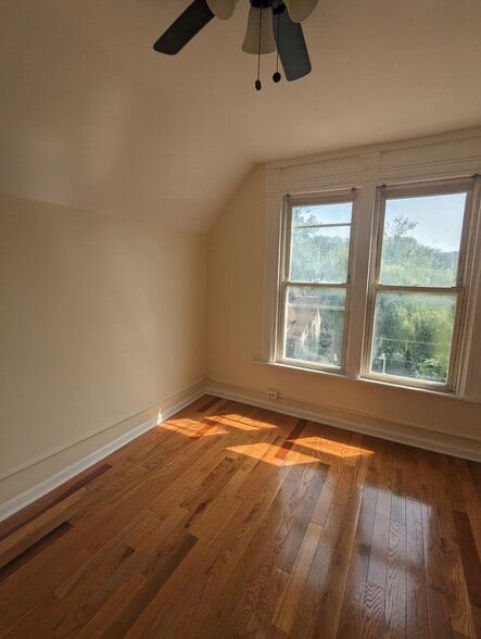 Building Photo - 7042 S Kimbark Ave