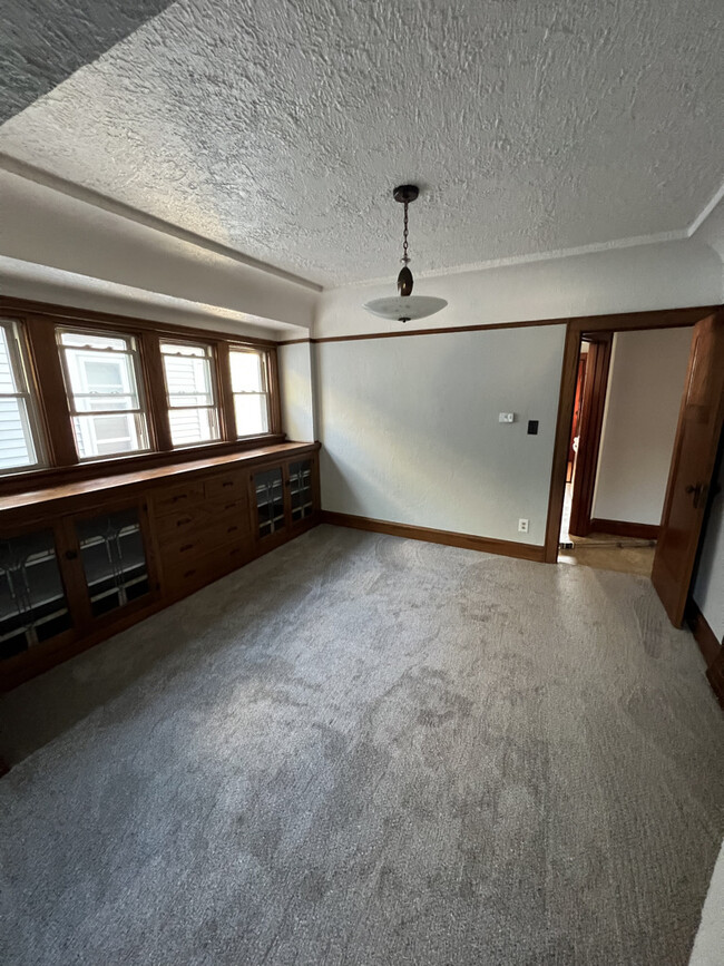 Dining Room - 3223 S Springfield Ave