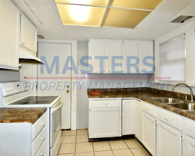 Building Photo - 1133 Parkside Blvd