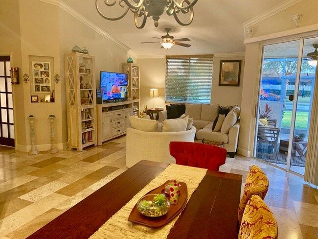 Building Photo - 9775 Boca Gardens Cir N