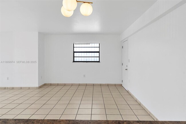 Building Photo - 3945 SW 89th Ave