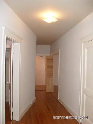 Building Photo - 137 Park Dr