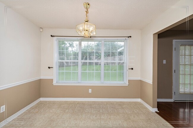 Building Photo - Stunning 4 Bed 2 Bath Home in West Mobile!