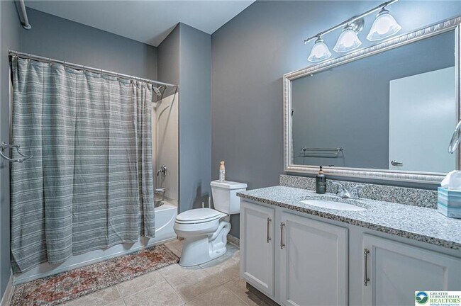 Building Photo - 11 W 2nd St