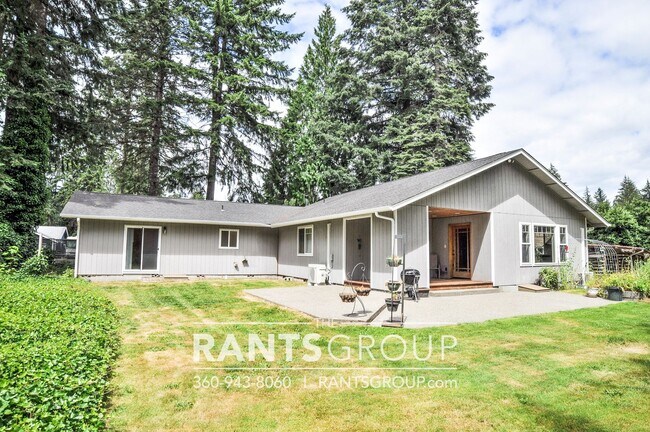 Building Photo - Beautiful Home in Tumwater on 1/2 acre!
