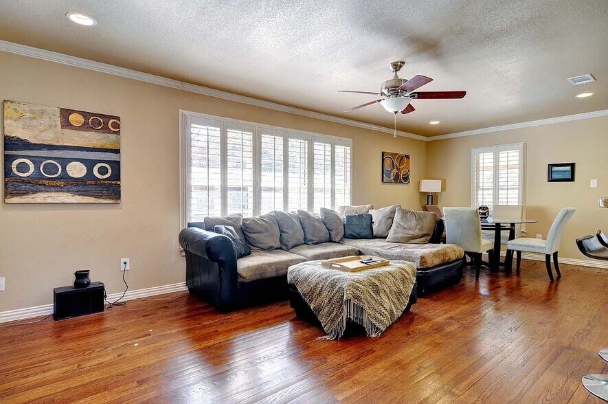 Building Photo - 3355 Bilglade Rd