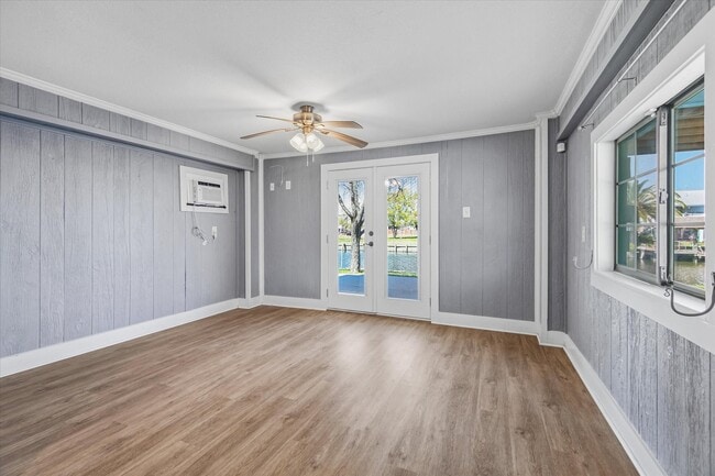 Building Photo - 606 Warsaw Dr