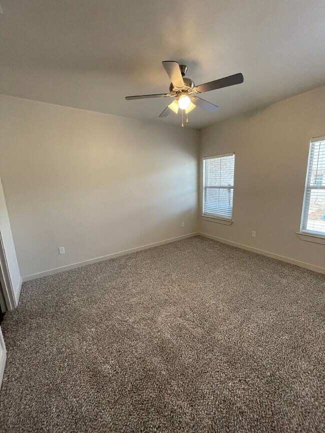 Building Photo - Beautiful New Townhome Located South of To...