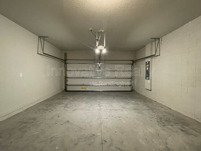 Building Photo - 1524 Little Wren Ln
