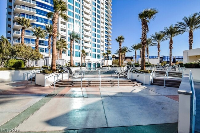 Building Photo - 2700 S Las Vegas Blvd