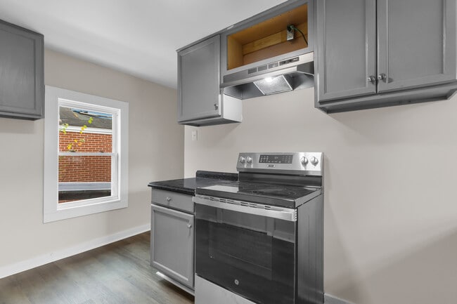 Building Photo - 1226 Cedar St