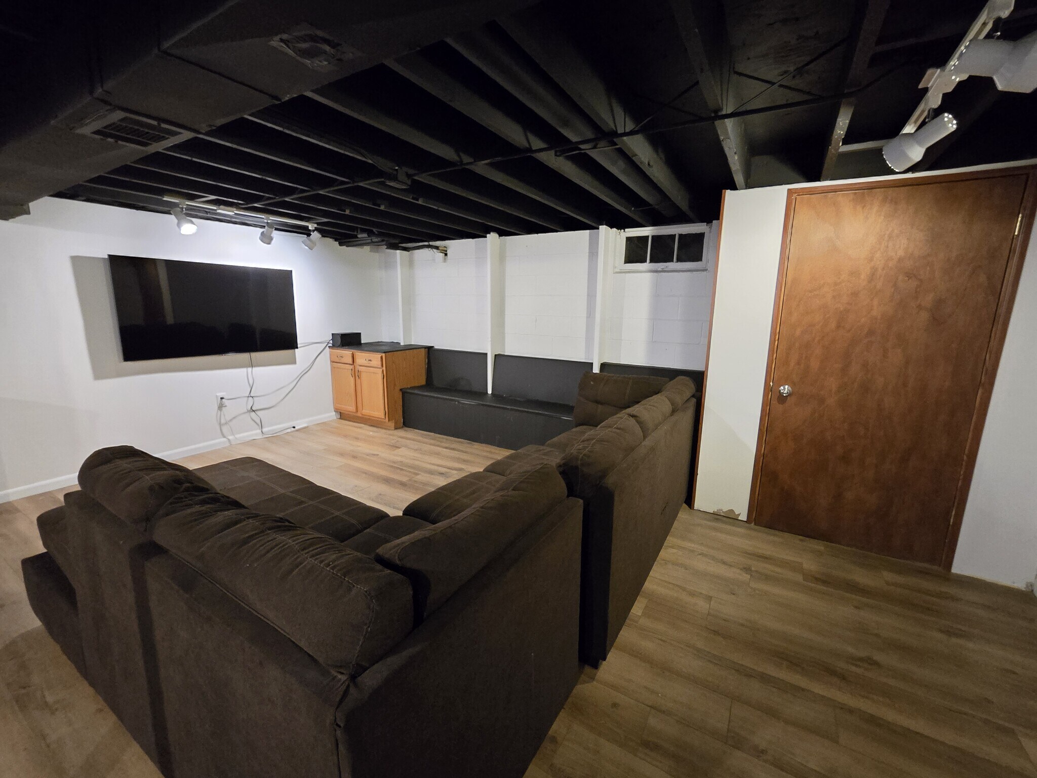 Building Photo - 3600 Goetz Dr