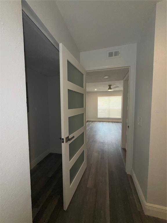 Building Photo - 9481 Highland Oak Dr