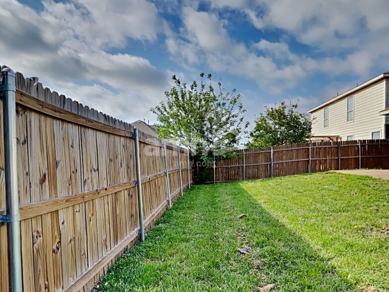 Building Photo - 6732 Friendsway Dr