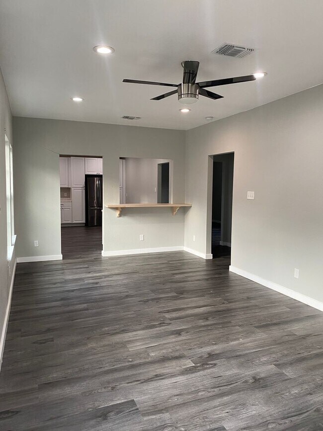 Building Photo - Renovated 3-Bedroom Home in Jefferson Heights