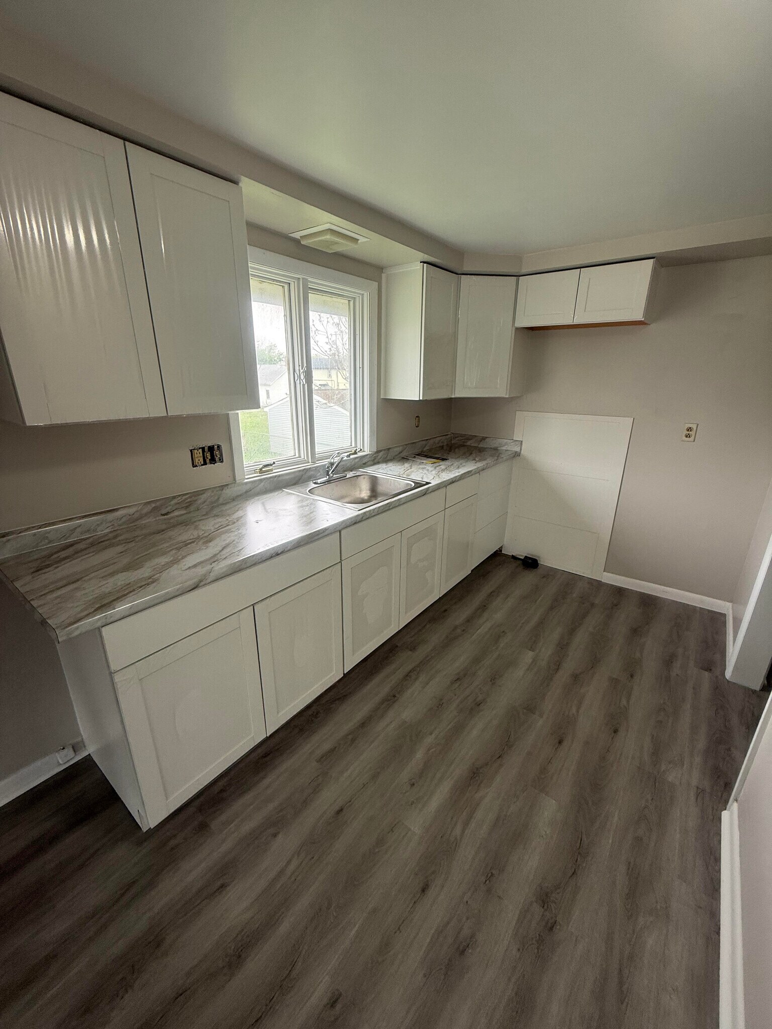 Building Photo - 216 Neil St