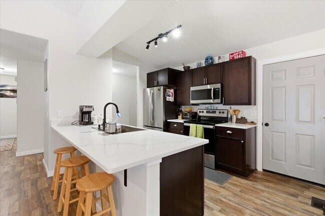 Building Photo - 6743 Kamloops Dr