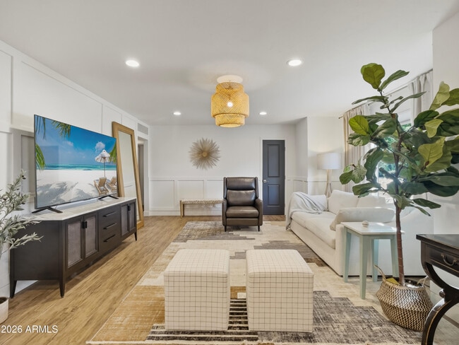 Building Photo - 1314 W Elm St