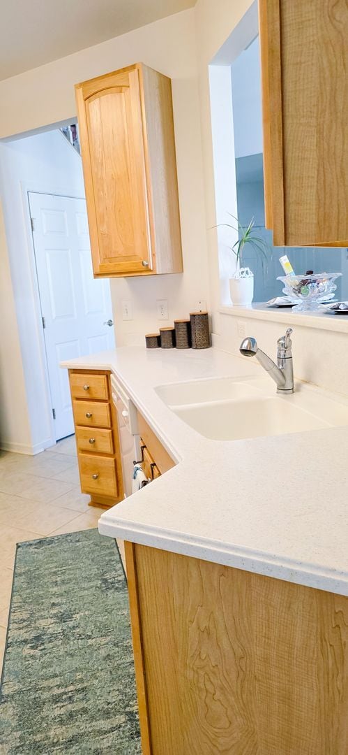 Building Photo - Stunning 2-Bed, 2-Bath Condo in Salisbury