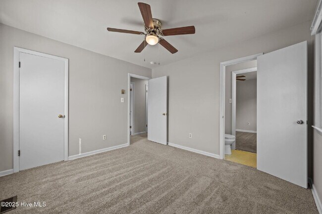 Building Photo - Nice 3 Bedroom Home -2503 Country Club Rd.