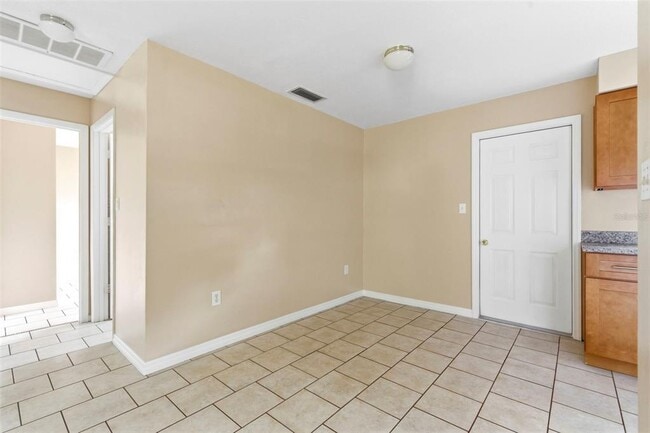 Building Photo - 3052 Park Ln