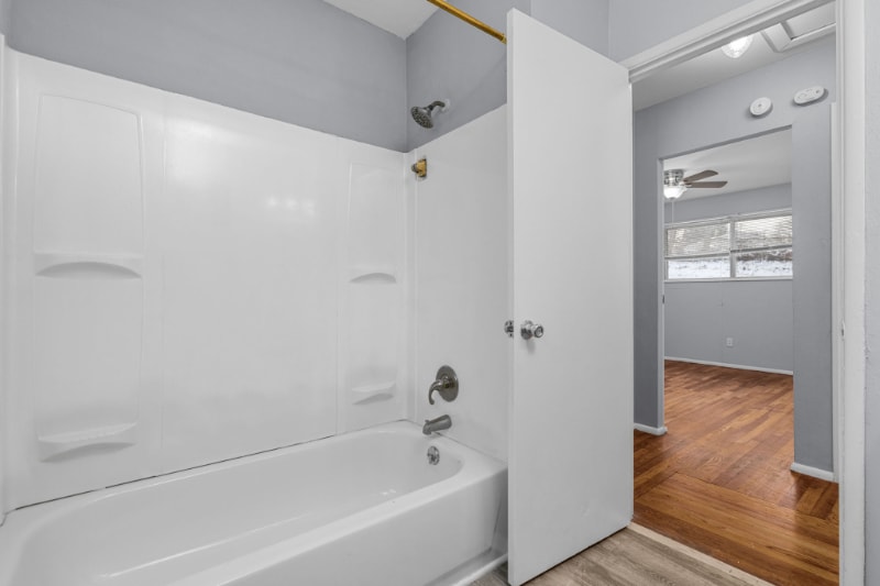 Building Photo - 115 Clearview Dr